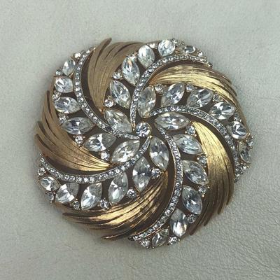 fabulous vintage FAUX DIAMOND RHINESTONE & GOLD TONE BROOCH