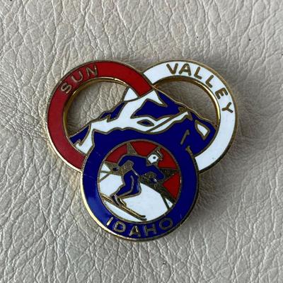 vintage SUN VALLEY RESORT IDAHO ENAMELED SKI PIN