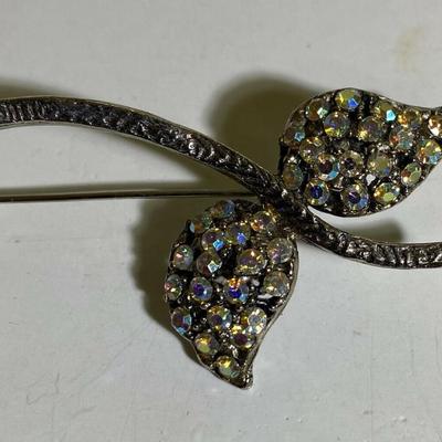 large retro SILVER PEARL RHINESTONE MARCASITE FLOWER PIN