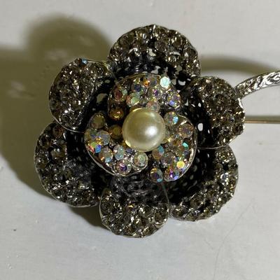 large retro SILVER PEARL RHINESTONE MARCASITE FLOWER PIN