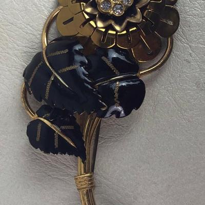vintage GOLD TONE FLORAL BROOCH BLACK ENAMEL LEAVES WHITE RHINESTONES