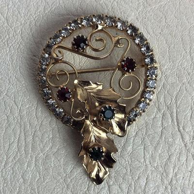 vintage festive RHINESTONE CHRISTMAS HOLIDAY PIN