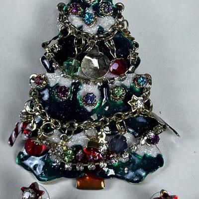 LATR 2GO Lunch At The Ritz Christmas Tree Pendant Pin/Brooch & Earrings SET