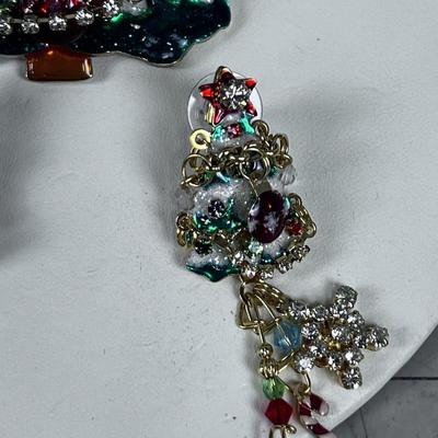 LATR 2GO Lunch At The Ritz Christmas Tree Pendant Pin/Brooch & Earrings SET