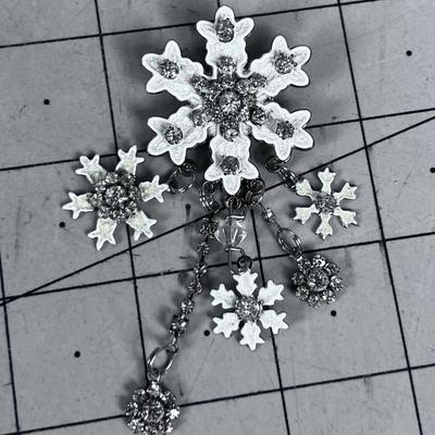 LATR 2GO Lunch at the Ritz Snowflake Winter Pin Bejeweled 