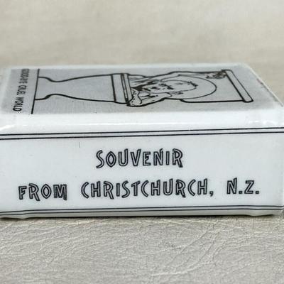 vintage souvenir CHRISTCHURCH NEW ZEALAND NOVELTY COMIC MATCHBOX COVER 