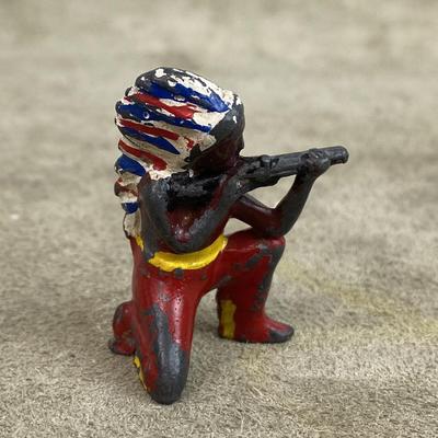 vintage BRITAINS & JOHILLCO LEAD TOY INDIAN CHIEF FIGURES pair 