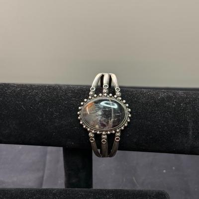 MIDNIGHT FOGGY DREAM VINTAGE NAVAJO STERLING SILVER AGATE BRACELET