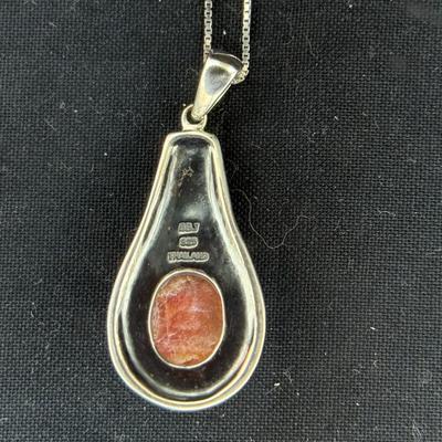 Sunstone and vermelho Necklace