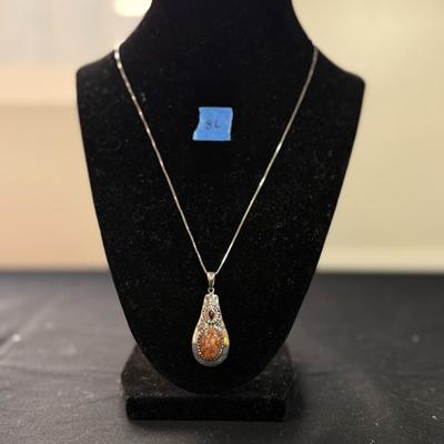 Sunstone and vermelho Necklace