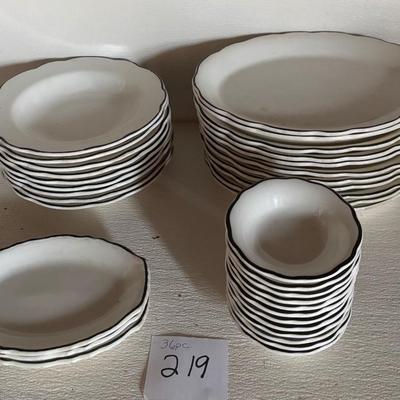 36 Piece Dish Set