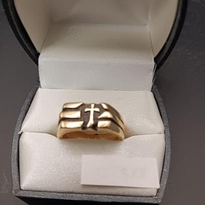 14K RING WITH A CROSS 9.42g SIZE 7 3/4