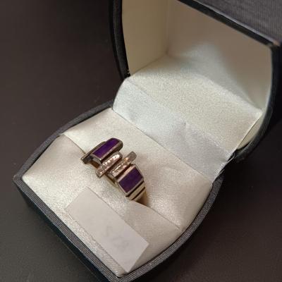 STERLING SILVER RING WITH PURPLE STONES 4.75g SIZE 7 3/4