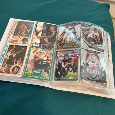 Binder with 400 Sports Cards NFL NBA MLB NHL MLS