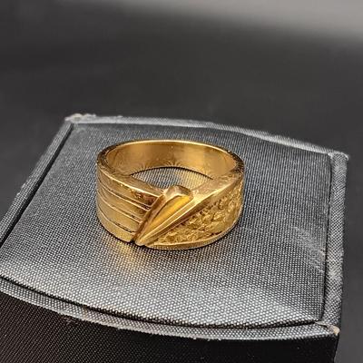14K RING MARKED "Strell" 9.31g SIZE 8