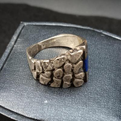 VERY UNIQUE STERLING SILVER WITH BLUE STONES RING 9.27g SIZE 8