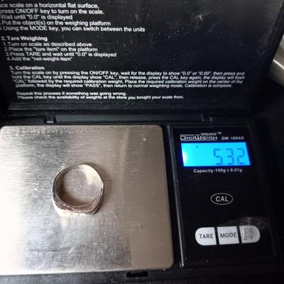 14K WHITE GOLD RING WITH 3 DIAMONDS 5.32g SIZE 7 1/2