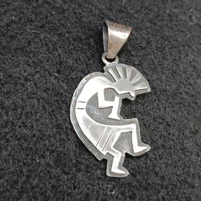 STERLING SILVER PENDANT 6.54g