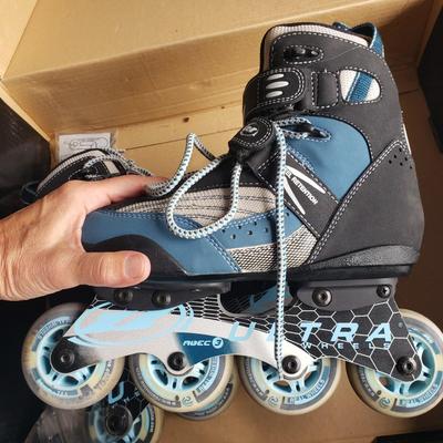 Ultra Wheels In-Line Skates (Wms 7) & Cardiff Cruisers (Sm) (G-KD)