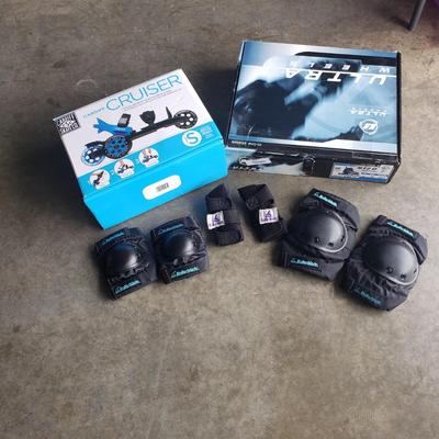 Ultra Wheels In-Line Skates (Wms 7) & Cardiff Cruisers (Sm) (G-KD)