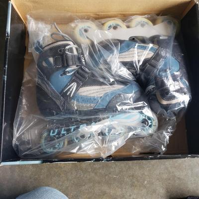 Ultra Wheels In-Line Skates (Wms 7) & Cardiff Cruisers (Sm) (G-KD)