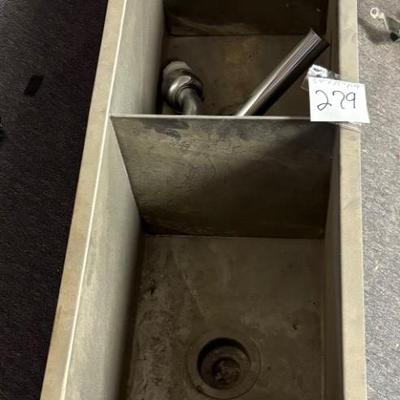 Metal 3 Hole Sink