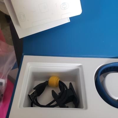 NIB Exercise Equipment: Fitbit, Giam, Purathletics and More (G-KD)