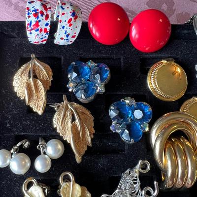 Big Lot Costume Jewelry Mostly Vintage, Some Signed