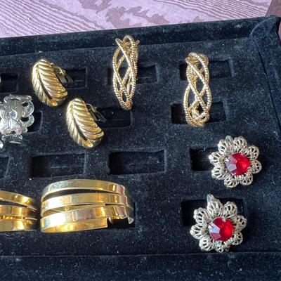 Big Lot Costume Jewelry Mostly Vintage, Some Signed