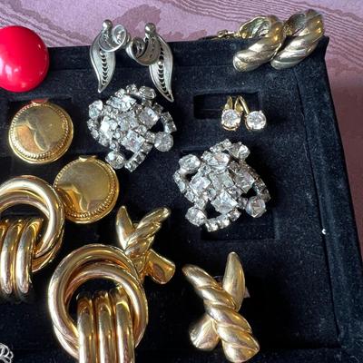 Big Lot Costume Jewelry Mostly Vintage, Some Signed
