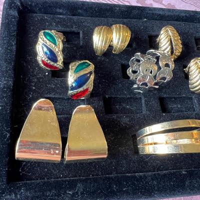 Big Lot Costume Jewelry Mostly Vintage, Some Signed
