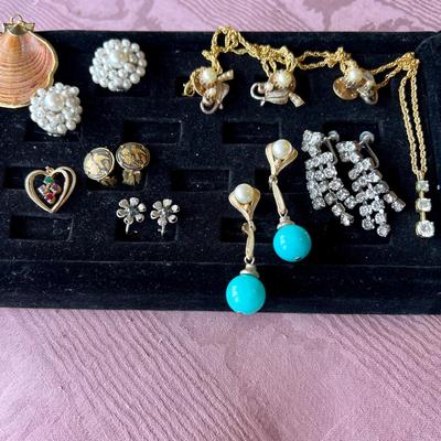 Big Lot Costume Jewelry Mostly Vintage, Some Signed