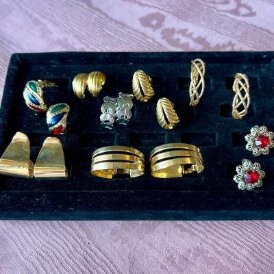 Big Lot Costume Jewelry Mostly Vintage, Some Signed
