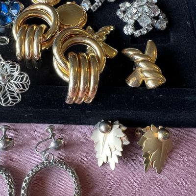 Big Lot Costume Jewelry Mostly Vintage, Some Signed