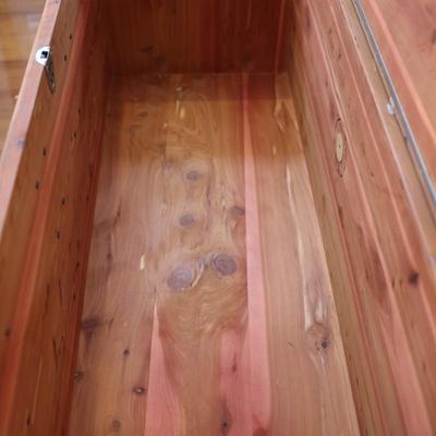 LANE Traditional Style Cedar Chest with Two Drawers