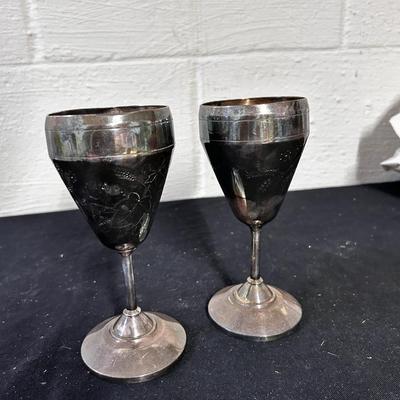 Meriden wine goblets silver-plate (2)