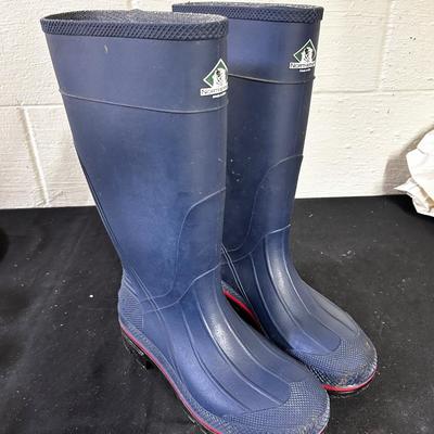 Northerner brand rubber boots Women's size 8