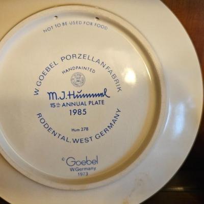 Hummel 1985 Collector Plate 15th Annual