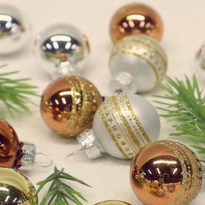 18 Pcs Mini Glass Christmas Balls Ornaments, Hanging Decoration Set for Christmas Tree, Holiday, Party, Matte Shiny Glitter Ornaments,...