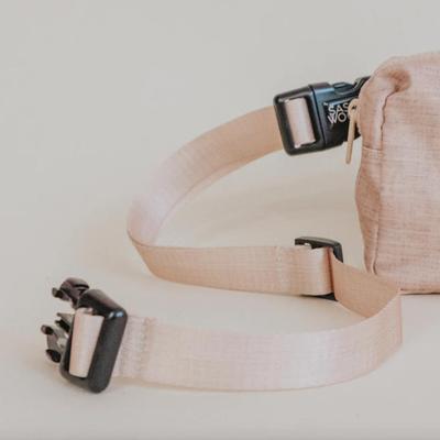 Sassy Woof - Woof Pack Fanny Pack Bag for Treats, Waste Bag Dispenser, Keys & Phone in Pinot Peach
