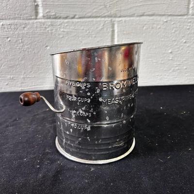 Bromwells 5 cup Sifter