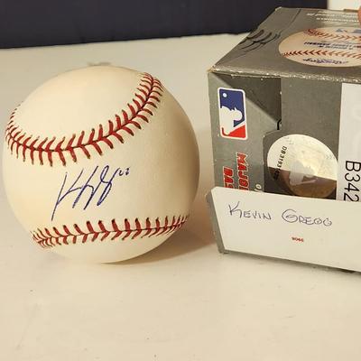 Kevin Gregg b342 0MLB Signed Autographed Baseball