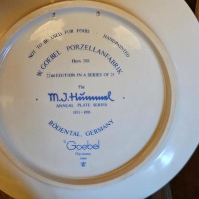 Hummel Collectors Plate 1992 22nd Annual Plate