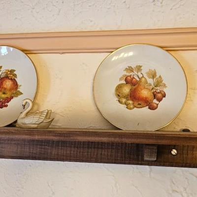 Collector Plates w/ tea pots