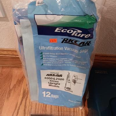RICCAR 4512 AMERICAN CONTEMPO VACUUM WITH EXTRA FILTERS AND BAGS