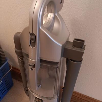 EUREKA "THE BOSS" PRO BAGLESS, SUPERLITE VACUUM