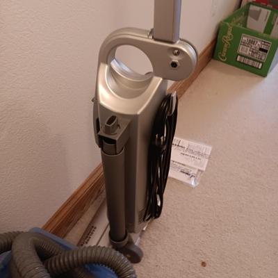 EUREKA "THE BOSS" PRO BAGLESS, SUPERLITE VACUUM