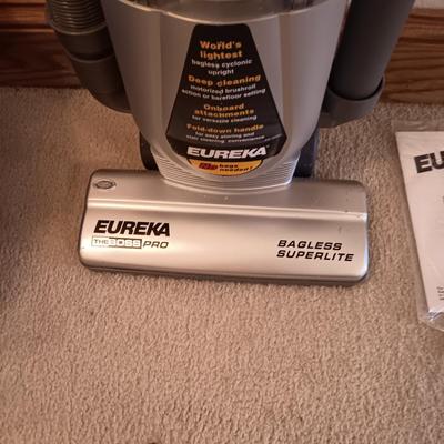 EUREKA "THE BOSS" PRO BAGLESS, SUPERLITE VACUUM