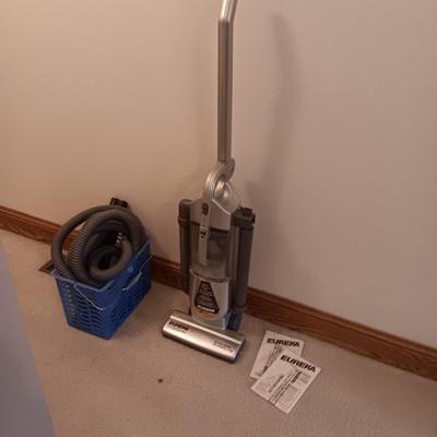 EUREKA "THE BOSS" PRO BAGLESS, SUPERLITE VACUUM