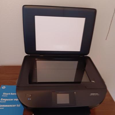 HP ENVY 5660 PRINT/SCAN/COPY/PHOTO PRINTER